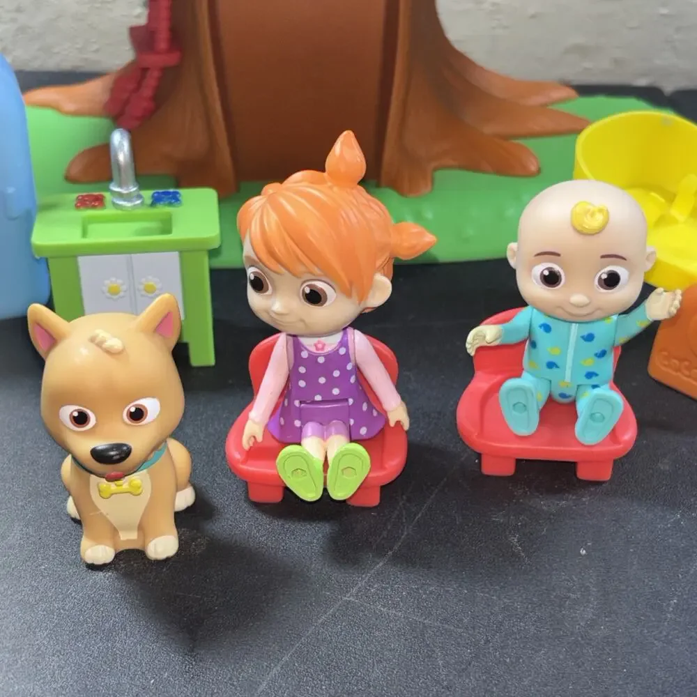 CoComelon Deluxe Clubhouse Songs & Sounds Playset with JJ, Nina Shark, Dog Bingo